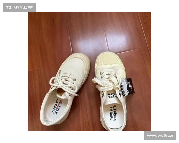 “飞跃鞋”凭什么火?看完上海潮人街拍后,才发现:几十块真香 “飞跃鞋”凭什么火?看完上海潮人街拍后,才发现:几十块真香